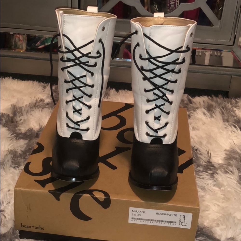 Black and White Beau+ashe booties size 6.5